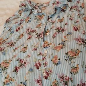 Sleeveless flower shirt DONATING SOON